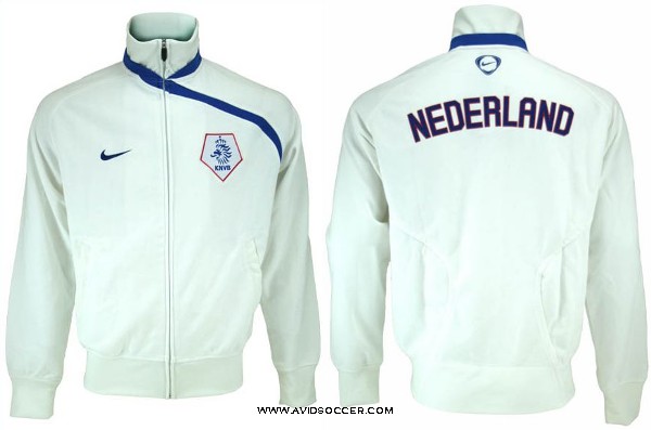 AVID Soccer Equipment Review Nike Holland Anthem Jacket
